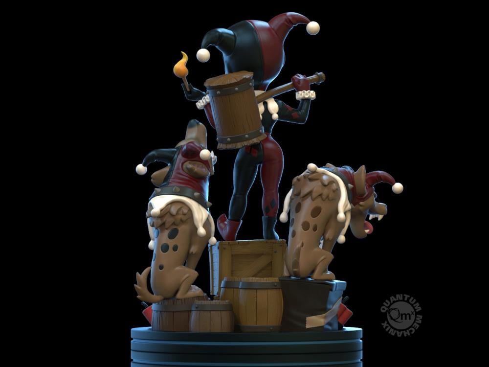 Batman: The Animated Series Q-Fig Remastered Harley Quinn Gallery Image 5
