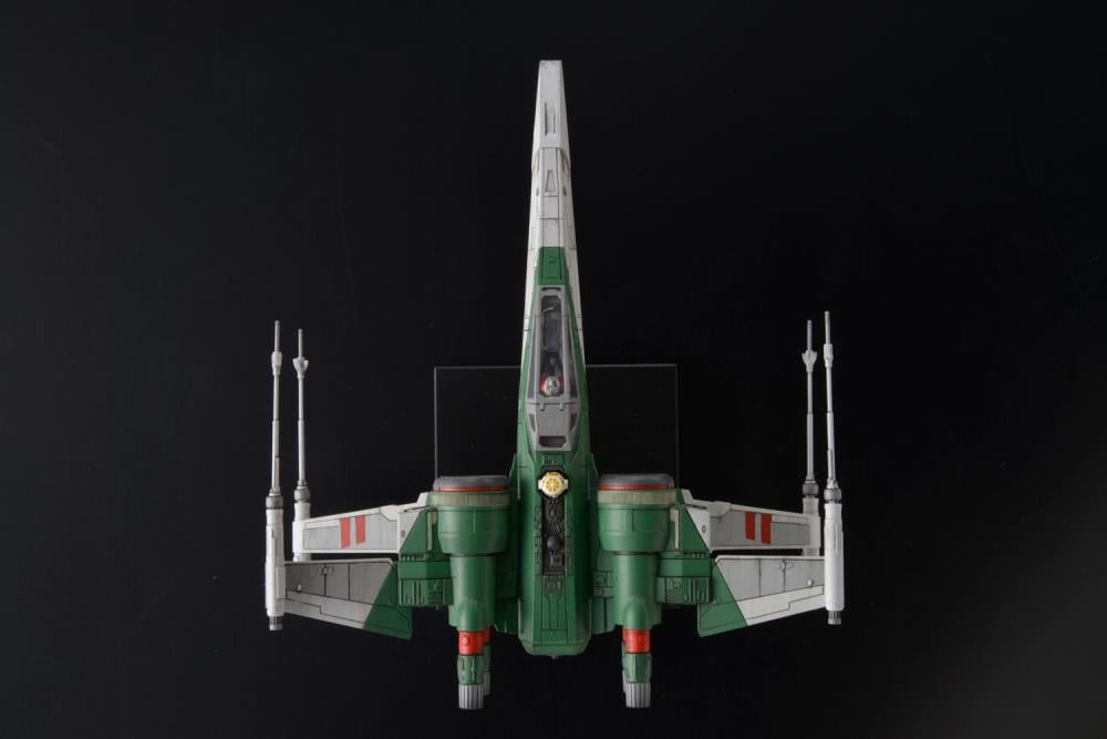 Star Wars: The Rise of Skywalker X-Wing Fighter 1/72 Scale Model Kit Gallery Image 6