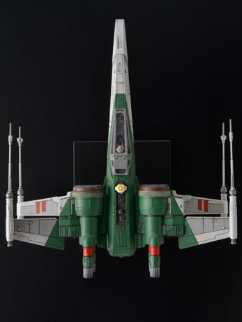 Star Wars: The Rise of Skywalker X-Wing Fighter 1/72 Scale Model Kit Gallery Image 2