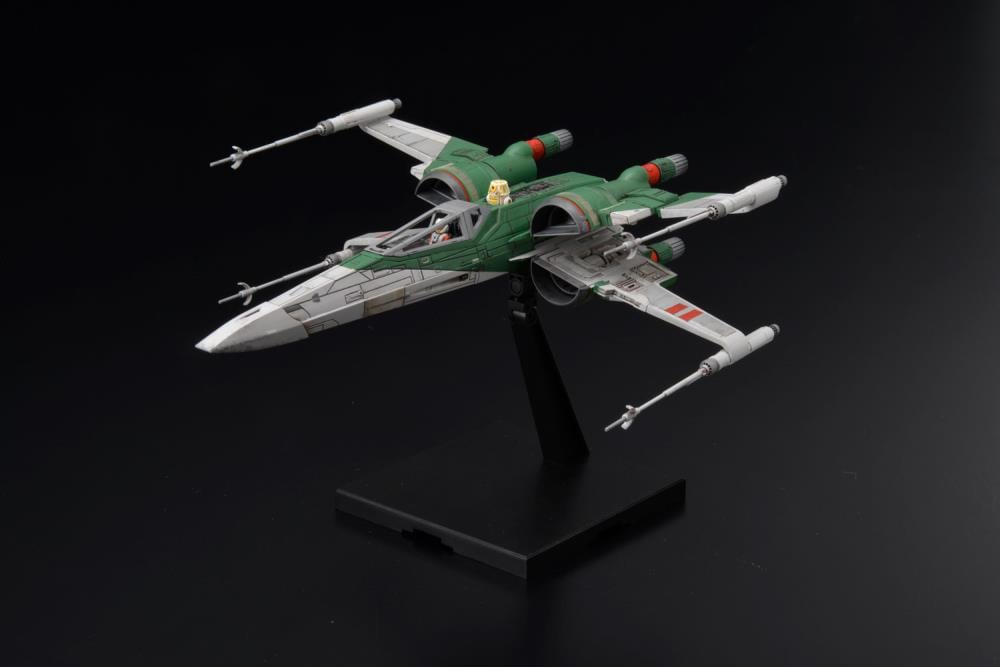 Star Wars: The Rise of Skywalker X-Wing Fighter 1/72 Scale Model Kit Gallery Image 3