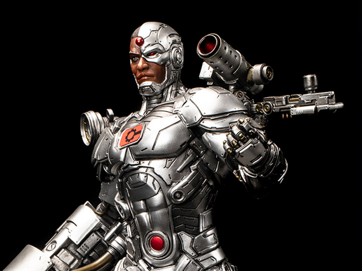 DC Rebirth Premium Collectibles Cyborg Limited Edition Statue Gallery Image 1