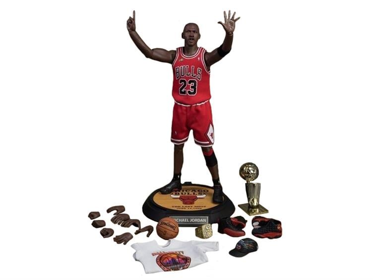 NBA Real Masterpiece Michael Jordan (#23 The Last Shot Red Jersey) 1/6 Scale Figure Gallery Image 3