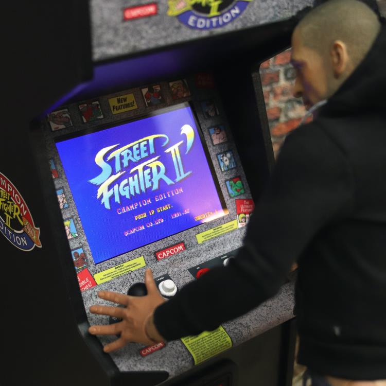 Street Fighter II: Champion Edition RepliCade Amusements 1/6 Scale Limited Edition Arcade Cabinet Gallery Image 9
