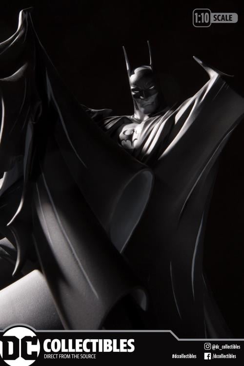 Batman Black and White Limited Edition Statue (Todd McFarlane) Gallery Image 9