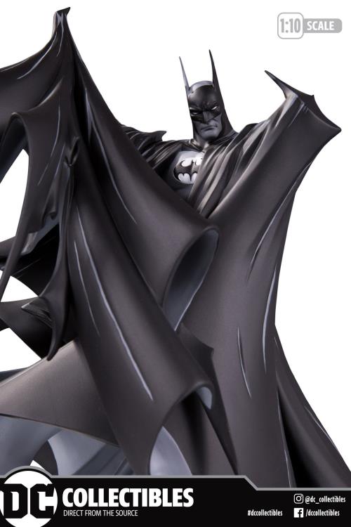 Batman Black and White Limited Edition Statue (Todd McFarlane) Gallery Image 6
