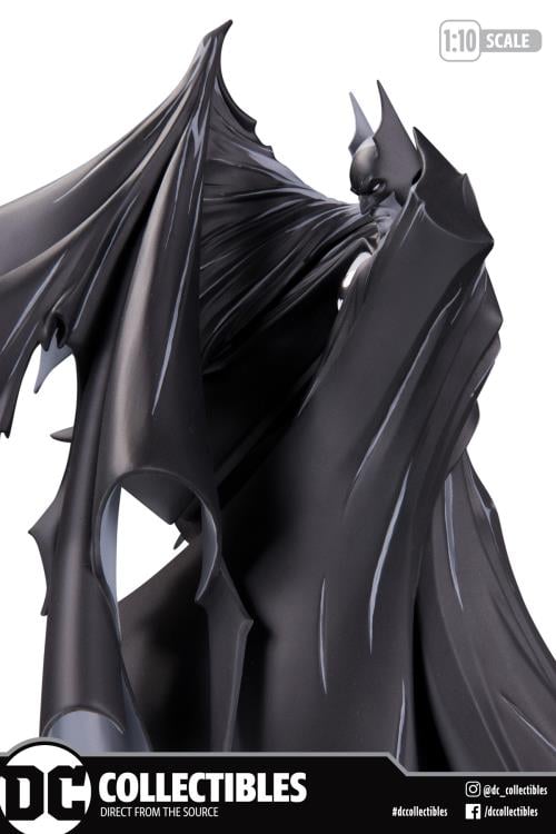 Batman Black and White Limited Edition Statue (Todd McFarlane) Gallery Image 5
