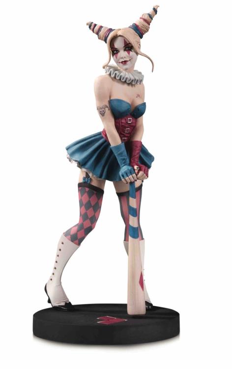 DC Designer Series Harley Quinn Limited Edition Statue (Enrico Marini) Gallery Image 3
