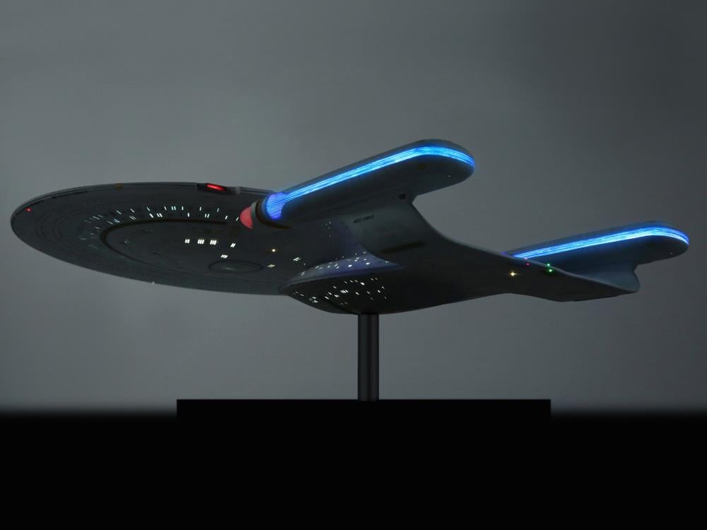 Star Trek U.S.S. Enterprise NCC-1701-D 1/1000 Scale Limited Edition Replica Gallery Image 19