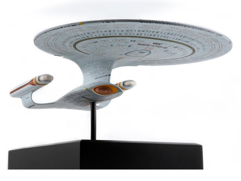Star Trek U.S.S. Enterprise NCC-1701-D 1/1000 Scale Limited Edition Replica Gallery Image 4