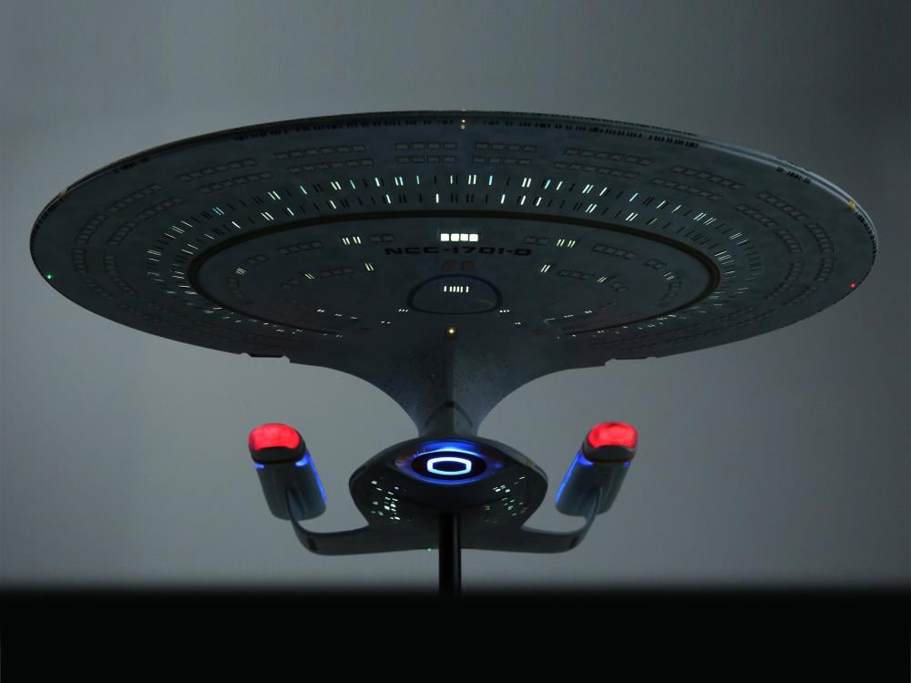 Star Trek U.S.S. Enterprise NCC-1701-D 1/1000 Scale Limited Edition Replica Gallery Image 17