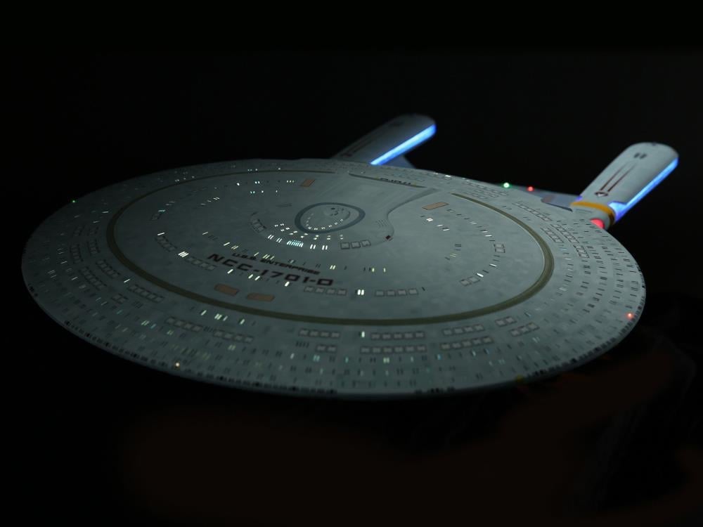 Star Trek U.S.S. Enterprise NCC-1701-D 1/1000 Scale Limited Edition Replica Gallery Image 13