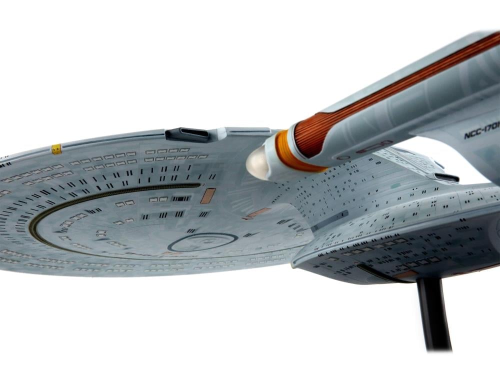 Star Trek U.S.S. Enterprise NCC-1701-D 1/1000 Scale Limited Edition Replica Gallery Image 11