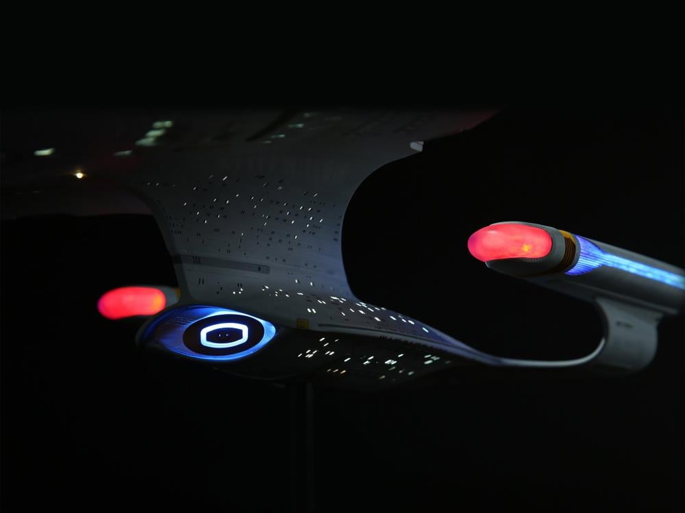 Star Trek U.S.S. Enterprise NCC-1701-D 1/1000 Scale Limited Edition Replica Gallery Image 15