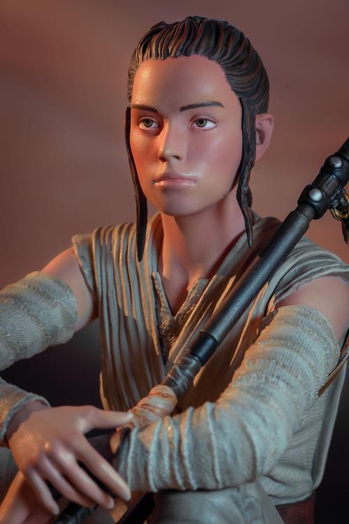 Star Wars Premier Collection Rey (Dreamer) Limited Edition Statue Gallery Image 6