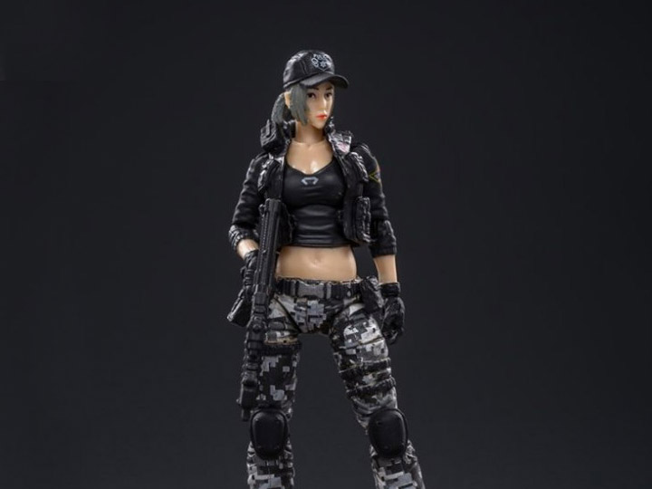 CrossFire Fox Hunter (B) 1/18 Scale Figure Gallery Image 1