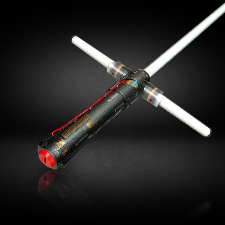 Star Wars: The Black Series Supreme Leader Kylo Ren (The Rise of Skywalker) Force FX Lightsaber Gallery Image 17