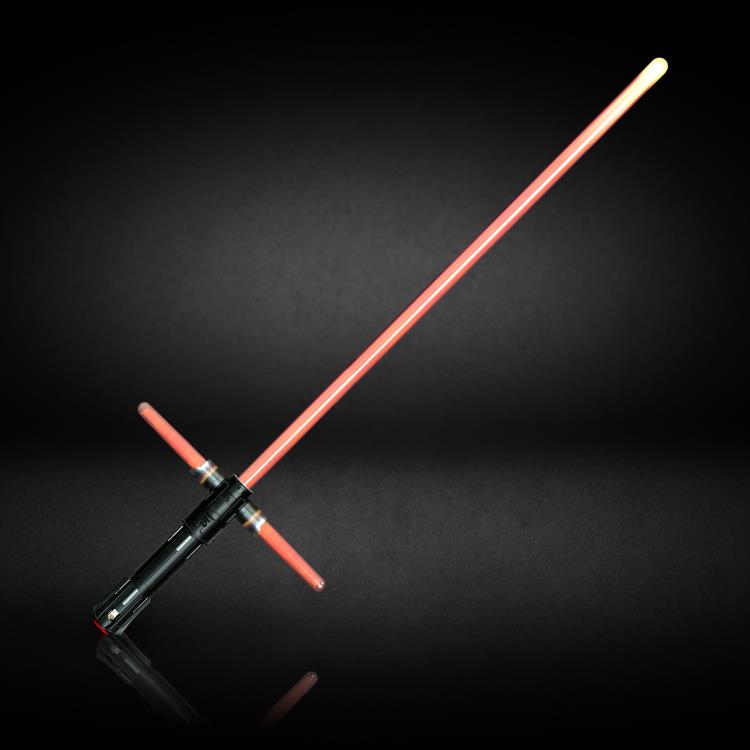Star Wars: The Black Series Supreme Leader Kylo Ren (The Rise of Skywalker) Force FX Lightsaber Gallery Image 4
