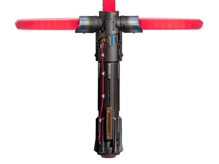 Star Wars: The Black Series Supreme Leader Kylo Ren (The Rise of Skywalker) Force FX Lightsaber Gallery Image 15