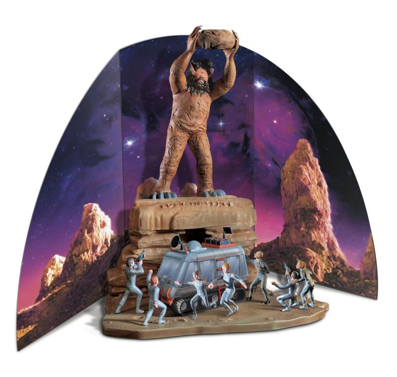 Lost in Space Cyclops & The Chariot Model Kit Gallery Image 3