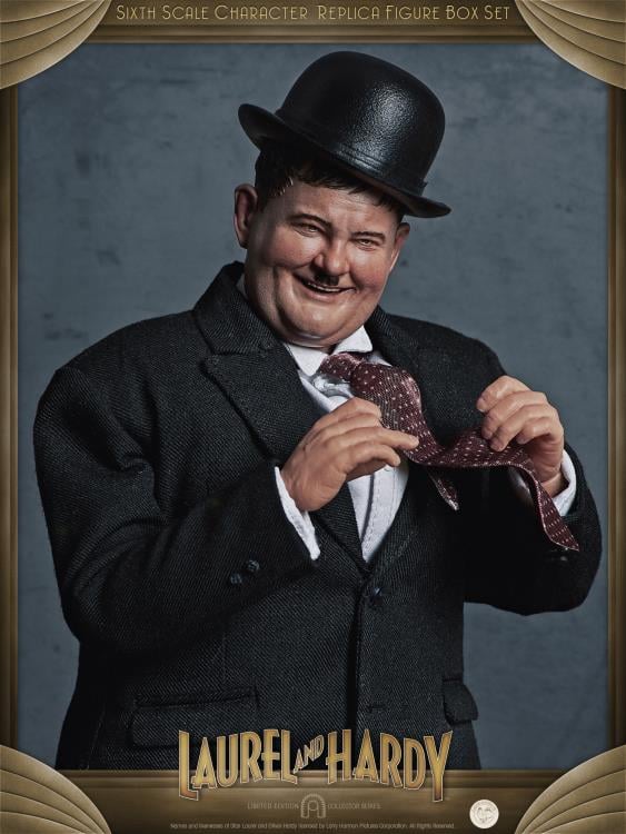 Stan Laurel and Oliver Hardy (Classic Suits) 1/6 Scale Limited Edition Figure Two-Pack Gallery Image 12