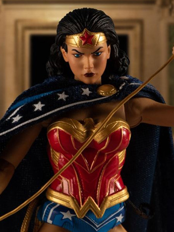DC Comics One:12 Collective Wonder Woman (Classic Edition) Exclusive Gallery Image 2