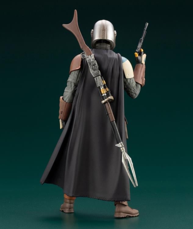 The Mandalorian ArtFX+ The Mandalorian Statue Gallery Image 4