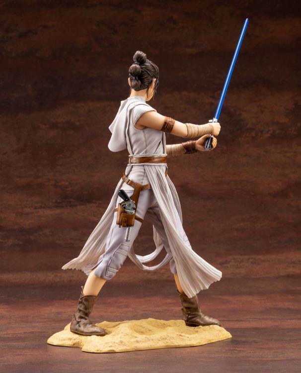 Star Wars ArtFX Rey (The Rise of Skywalker) Statue Gallery Image 8