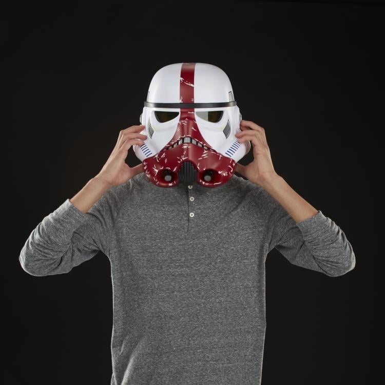 Star Wars: The Black Series Incinerator Stormtrooper 1:1 Scale Wearable Helmet (Electronic) Gallery Image 8