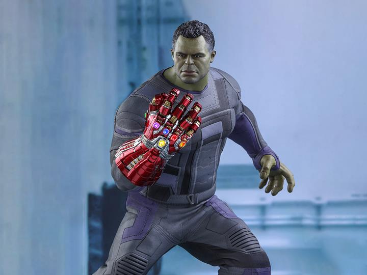 Avengers: Endgame MMS558 Hulk 1/6th Scale Collectible Figure Gallery Image 1