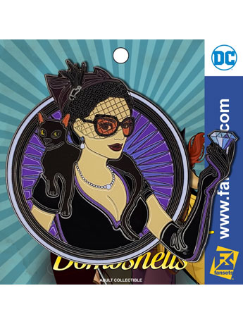 DC Comics Bombshells Catwoman Pin Gallery Image 2