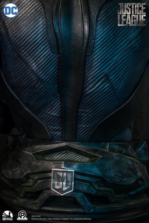 Justice League Batman Limited Edition Bust Gallery Image 8