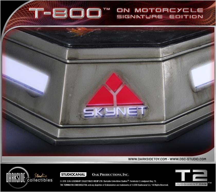 Terminator 2 T-800 on Motorcycle 1/4 Scale Limited Signature Edition Statue Gallery Image 14