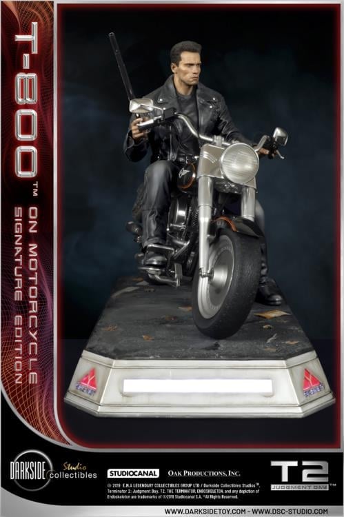 Terminator 2 T-800 on Motorcycle 1/4 Scale Limited Signature Edition Statue Gallery Image 6