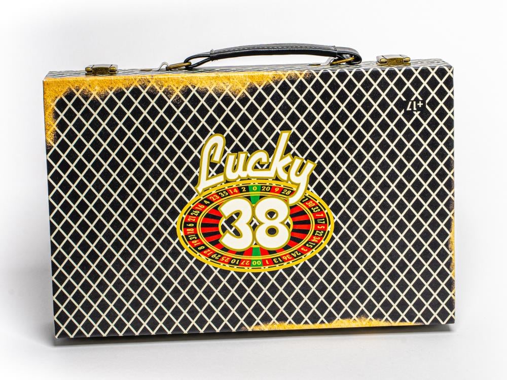 Fallout Lucky 38 Poker Set Gallery Image 9