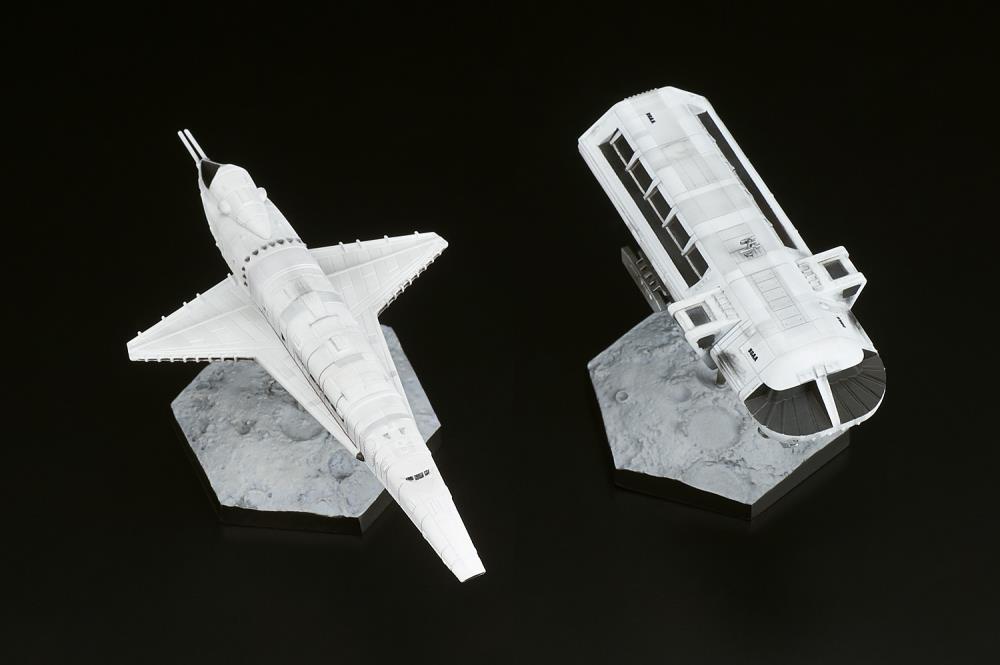 2001: A Space Odyssey Orion III & Moon Rocket Bus Set Gallery Image 3