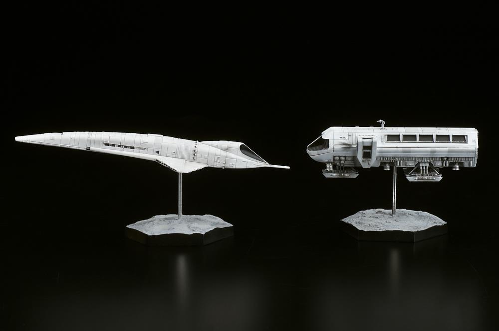 2001: A Space Odyssey Orion III & Moon Rocket Bus Set Gallery Image 5