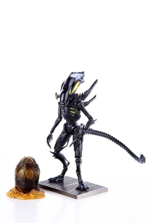 Aliens: Colonial Marines Alien Spitter 1:18 Scale Action Figure