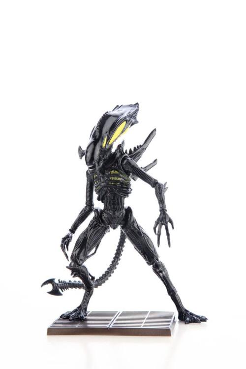 Aliens: Colonial Marines Alien Spitter 1:18 Scale Action Figure