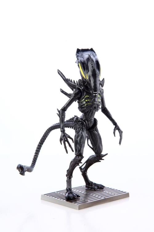 Aliens: Colonial Marines Alien Spitter 1:18 Scale Action Figure