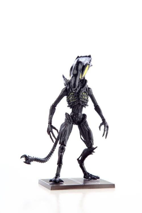 Aliens: Colonial Marines Alien Spitter 1:18 Scale Action Figure Gallery Image 5