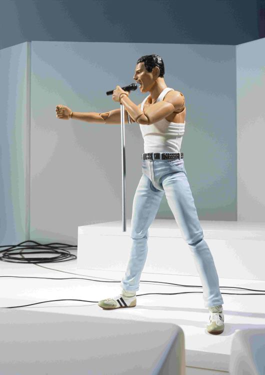 Queen S.H.Figuarts Freddie Mercury (Live Aid Ver.) Action Figure Gallery Image 6