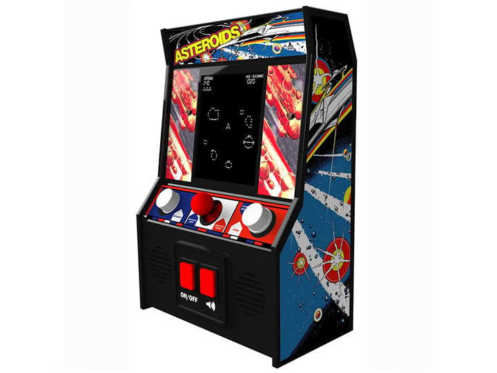 Asteroids Retro Arcade Game Gallery Image 1