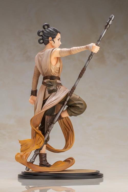 Star Wars ArtFX Artist Series Rey (Descendant of Light) Statue Gallery Image 4