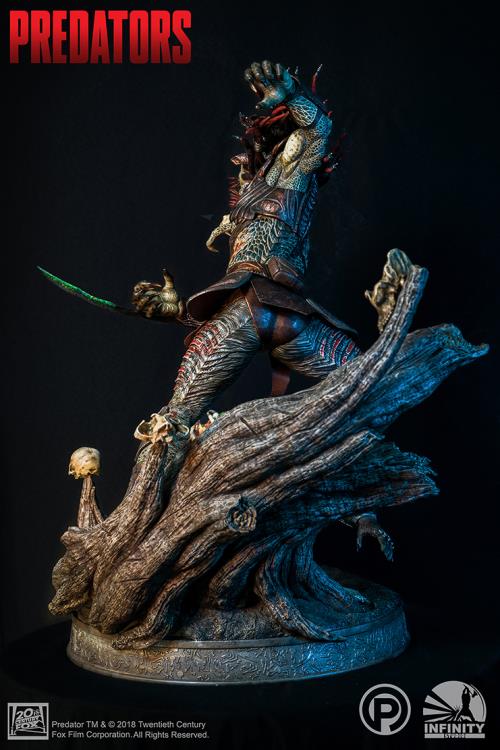 Predators Berserker Predator 1/4 Scale Limited Edition Statue Gallery Image 4