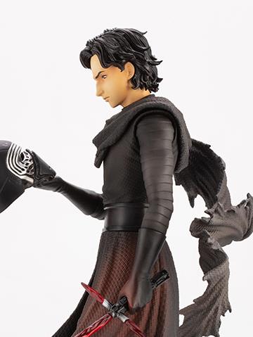 Star Wars ArtFX Kylo Ren (Cloaked in Shadows) Statue Gallery Image 2
