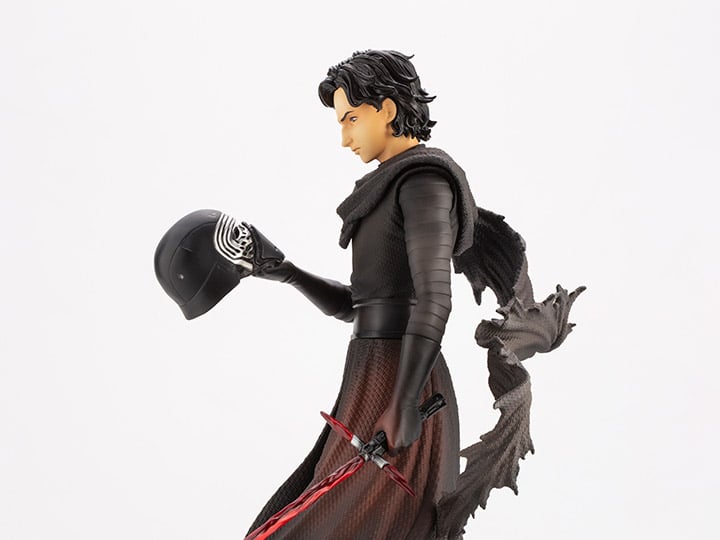 Star Wars ArtFX Kylo Ren (Cloaked in Shadows) Statue Gallery Image 1