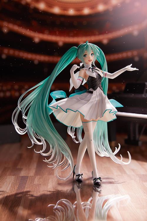Vocaloid Hatsune Miku (Symphony 2019 Ver.) 1/8 Scale Figure