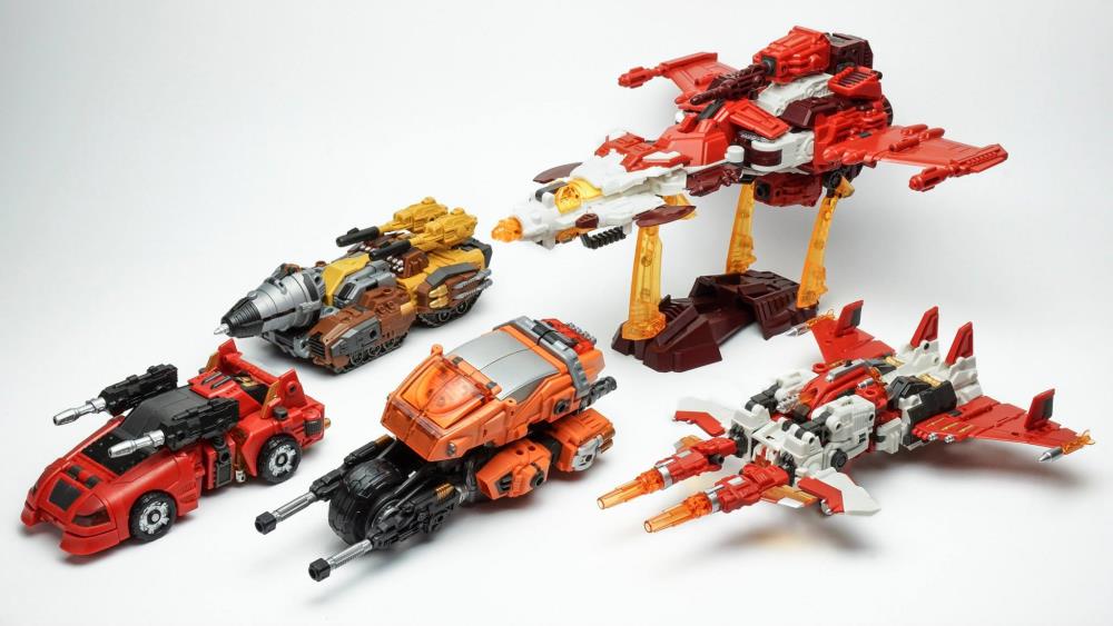 Warbotron WB03 Combiner Box Set Gallery Image 6