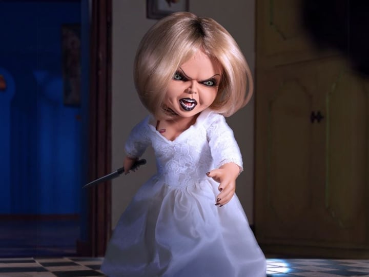 Seed of Chucky Mezco Designer Series Mega Scale Talking Tiffany Gallery Image 1