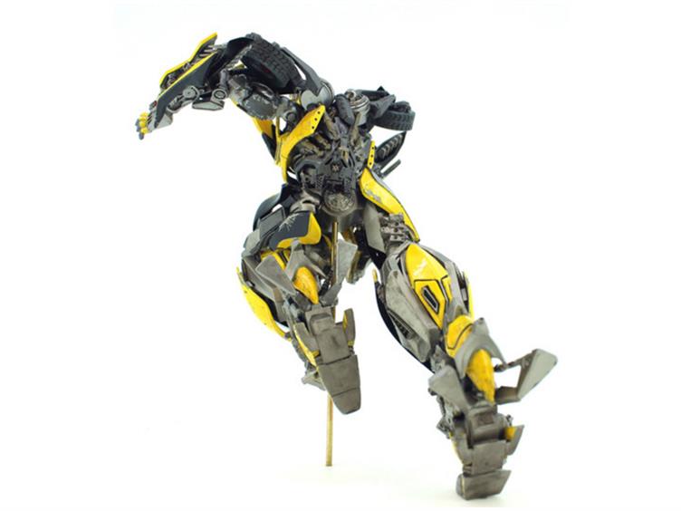 Transformers: The Lost Age Bumblebee Prize Figure Gallery Image 2